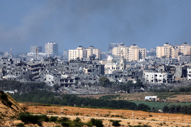 &copy; Reuters. A view shows destroyed buildings in the Gaza Strip as seen from Israel's border with the Gaza Strip, in southern Israel October 15, 2023. REUTERS/Amir Cohen