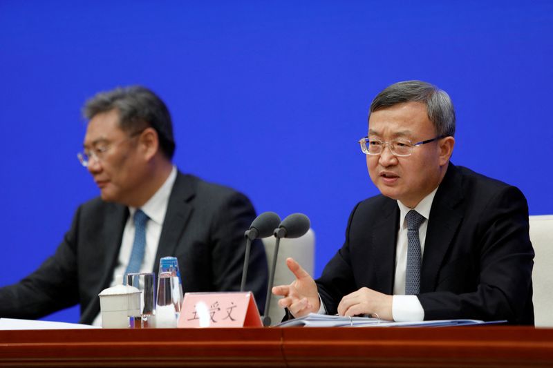 &copy; Reuters. نائب وزير التجارة الصيني وانغ شو ون يتحدث في مؤتمر صحفي في بكين يوم الثاني من مارس آذار 2023. تصوير: فلورنس لو - رويترز.