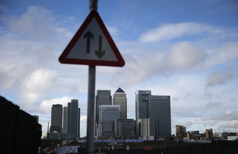 &copy; Reuters. The Canary Wharf financial district is seen in east London November 12, 2014. REUTERS/Suzanne Plunkett/File photo 