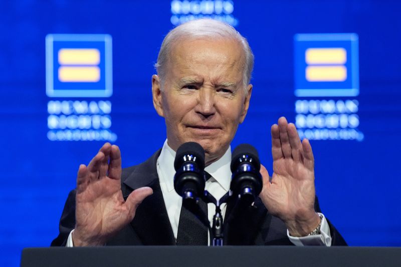 &copy; Reuters. U.S. President Joe Biden speaks at a dinner hosted by the Human Rights Campaign at the Washington Convention Center in Washington, U.S., October 14, 2023. REUTERS/Ken Cedeno/File Photo