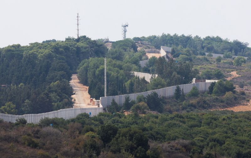 &copy; Reuters. Muro na fronteira entre Líbano e Israel
11/10/2023
REUTERS/Mohamed Azakir