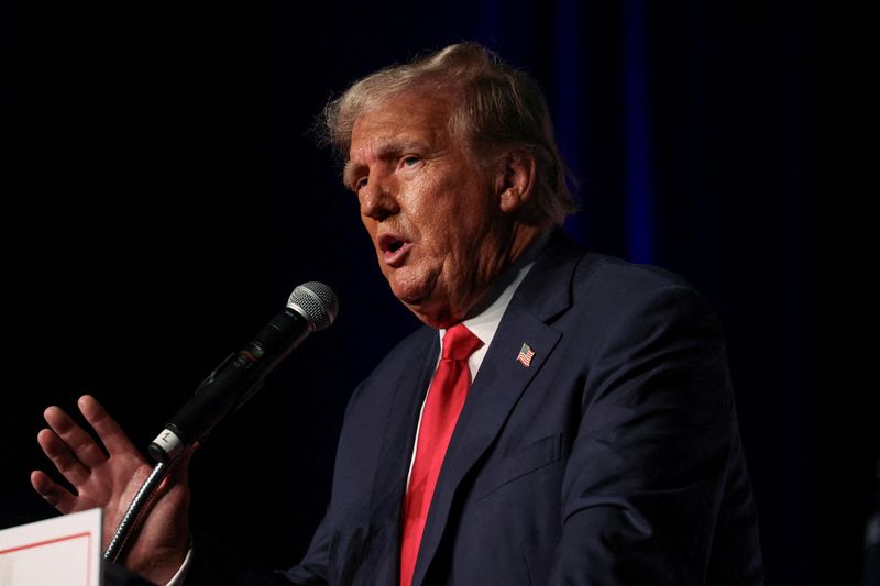 &copy; Reuters. FILE PHOTO: Former U.S. President and Republican presidential candidate Donald Trump delivers remarks to supporters at the Club 47 USA event in West Palm Beach, Florida, U.S. October 11, 2023. REUTERS/Shannon Stapleton/File Photo