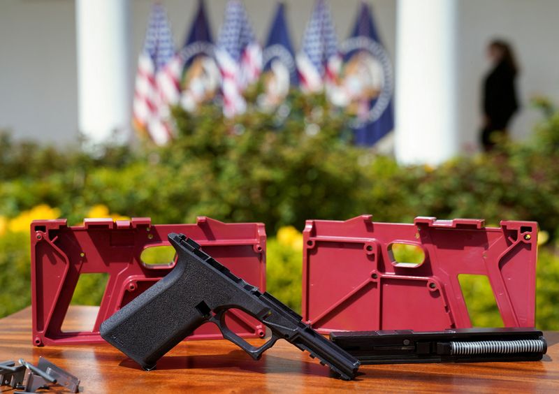 © Reuters. FILE PHOTO: Parts of a ghost gun kit are on display at an event held by U.S. President Joe Biden to announce measures to fight ghost gun crime, at the White House in  Washington U.S., April 11, 2022. REUTERS/Kevin Lamarque/File Photo