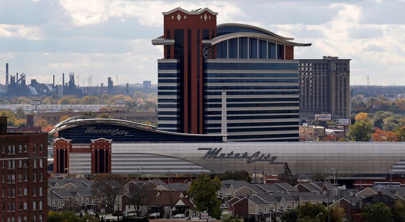 © Reuters. FILE PHOTO: The Motor City Casino and Hotel is seen near downtown Detroit, Michigan October 23, 2013. REUTERS/Rebecca Cook/File Photo