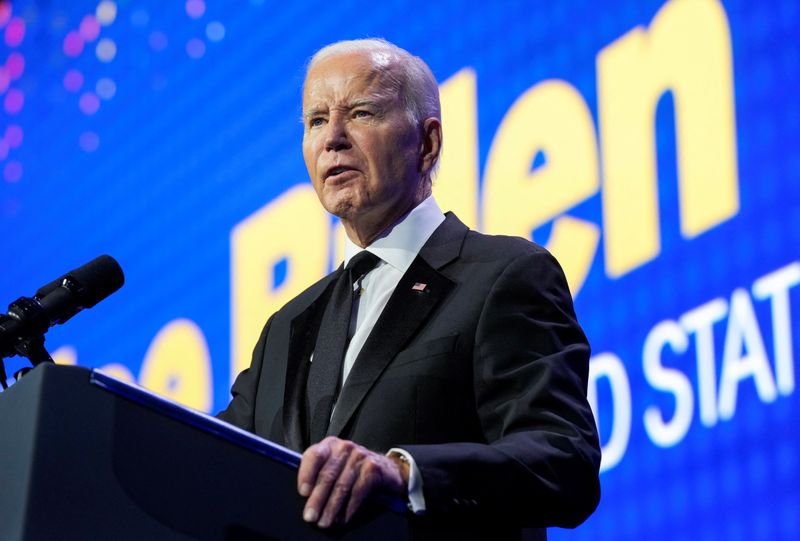 &copy; Reuters. FILE PHOTO: U.S. President Joe Biden speaks at a dinner hosted by the Human Rights Campaign at the Washington Convention Center in Washington, U.S., October 14, 2023. REUTERS/Ken Cedeno/File Photo