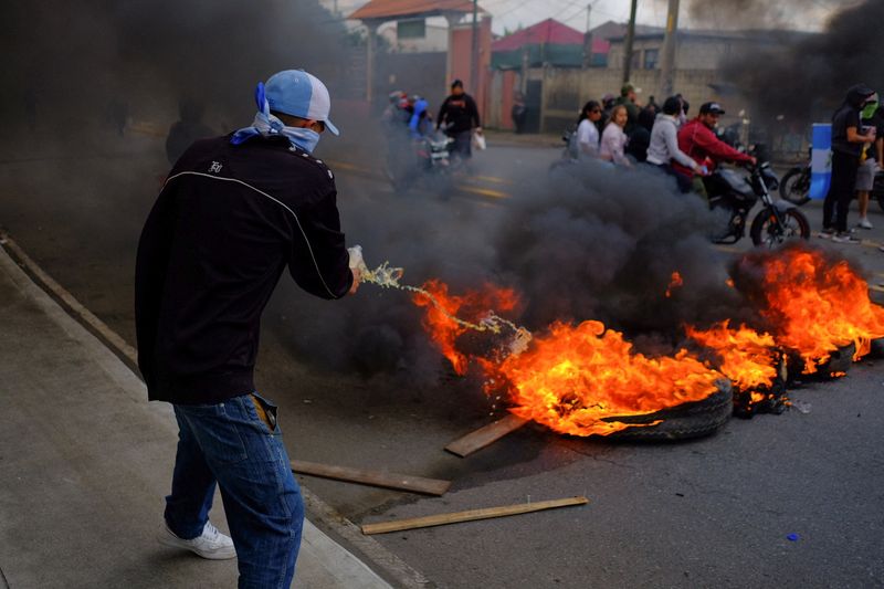 At least one dead in Guatemala protests demanding orderly transition of govt