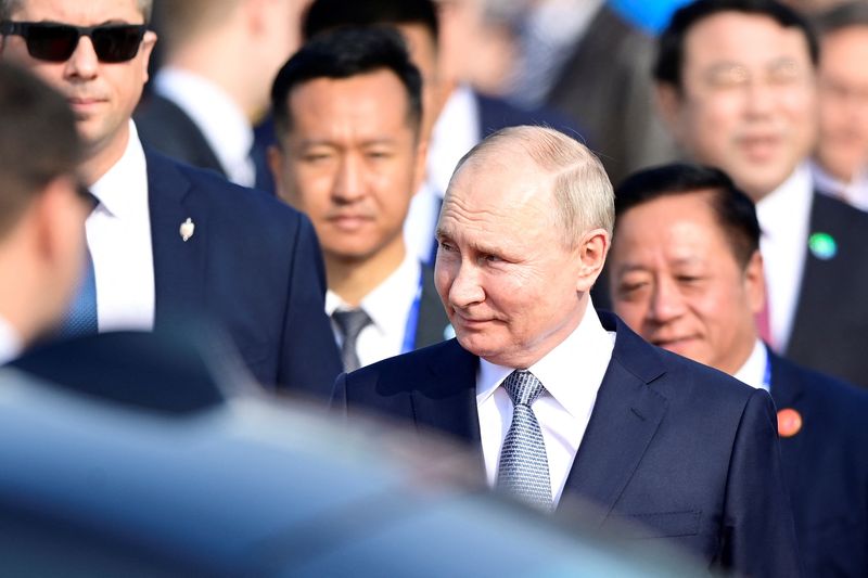 © Reuters. Russia's President Vladimir Putin arrives at Beijing Capital International Airport to attend the Third Belt and Road Forum in Beijing, China, October 17, 2023.    Parker Song/Pool via REUTERS