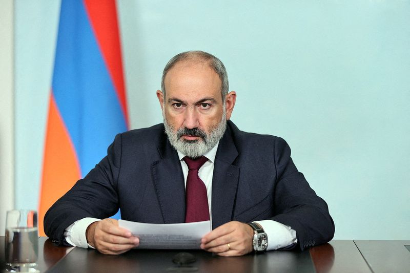 &copy; Reuters. رئيس الوزراء الأرميني نيكول باشينيان يلقي كلمة متلفزة للأمة في يريفان في صورة لرويترز نشرها مكتب رئيس الوزراء الأرميني يوم 24 سبتمبر أيلول 20