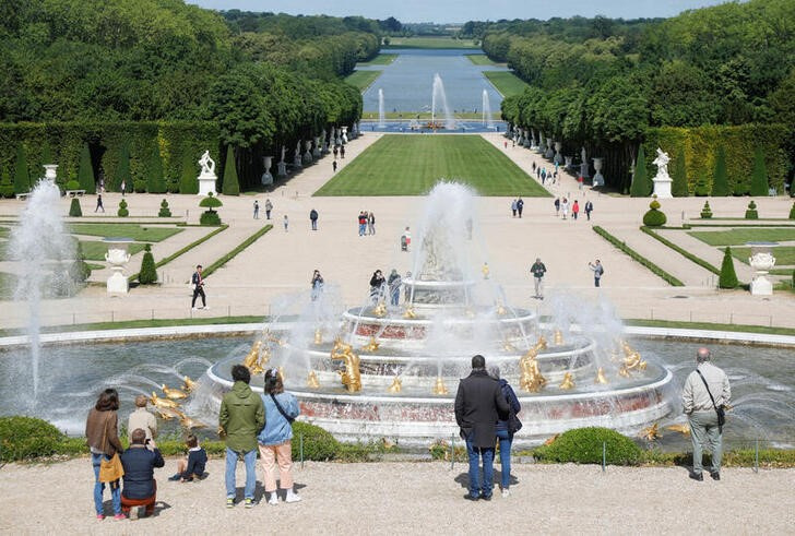 &copy; Reuters. Imagen de archivo de los jardines del Palacio de Versalles, Francia. 6 junio 2020. REUTERS/Charles Platiau