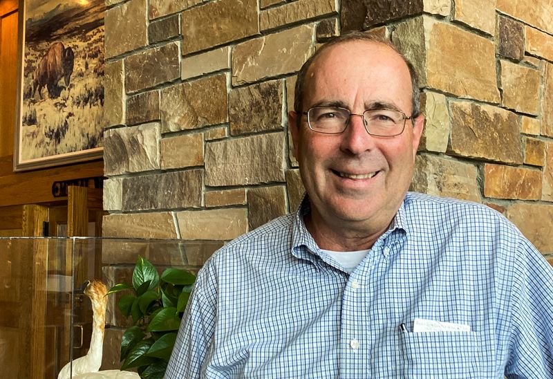 &copy; Reuters. FILE PHOTO: Federal Reserve Bank of Richmond President Thomas Barkin poses in the lobby of Jackson Lake Lodge in Jackson Hole, where the Kansas City Fed holds its annual economic symposium, in Wyoming, U.S., August 24, 2023. REUTERS/Ann Saphir/File Photo