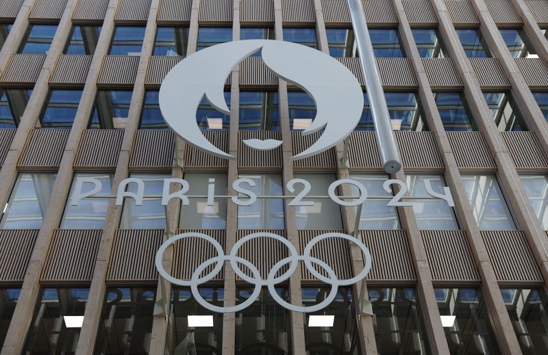 &copy; Reuters. Olympics - Paris 2024 Olympics Press Conference - Paris, France - July 18, 2023 The logo of the Paris 2024 Olympics is pictured on the building of the Organising Committee headquarters ahead of a press conference REUTERS/Gonzalo Fuentes/File Photo