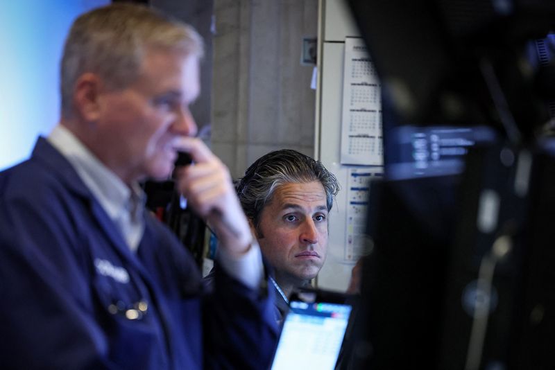© Reuters. Photo de traders à la Bourse de New York. /Photo prise le 28 septembre 2023/REUTERS/Brendan McDermid
