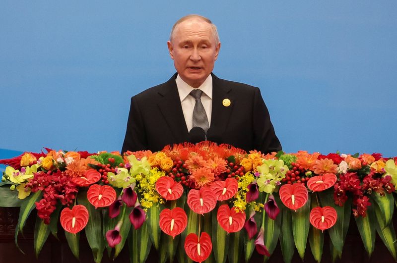 &copy; Reuters. الرئيس الروسي فلاديمير بوتين يوم الأربعاء يتحدث خلال حفل افتتاح منتدى الحزام والطريق في بكين يوم الأربعاء. تصوير: إدجار سو - رويترز

