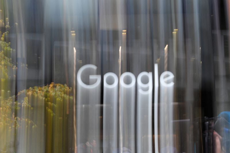 © Reuters. FILE PHOTO: The Google name is displayed outside the company's office in London, Britain November 1, 2018.  REUTERS/Toby Melville/File Photo