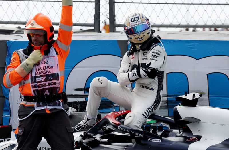 &copy; Reuters. Imagen de archivo. El piloto de F1 Daniel Ricciardo de AlphaTauri reacciona después de un accidente durante la práctica del Gran Premio de Holanda en el Circuito Zandvoort, Zandvoort, Países Bajos. 25 de agosto de 2023. REUTERS/Stephanie Lecocq