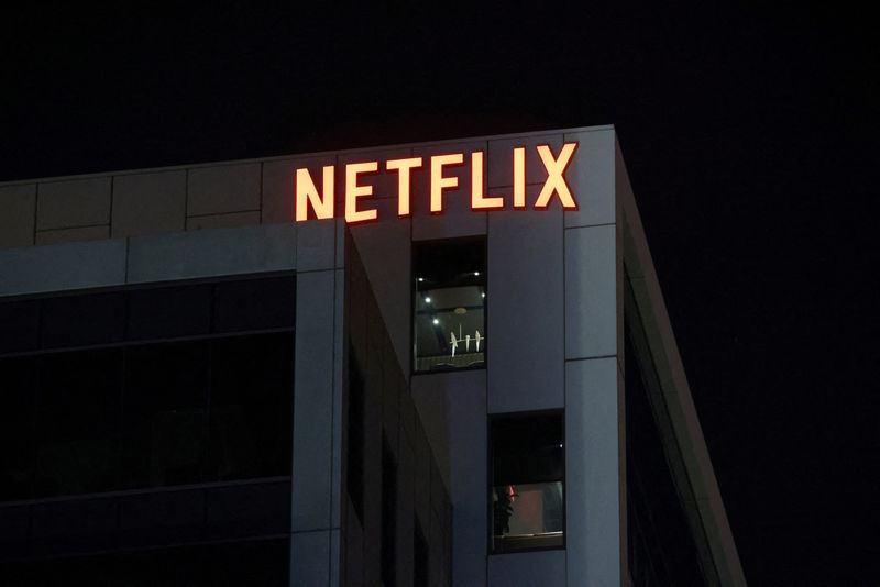 &copy; Reuters. FOTO ARCHIVO: Una vista general fuera de las oficinas de Netflix en Los Ángeles, California, Estados Unidos. 24 de septiembre de 2023.  REUTERS/David Swanson