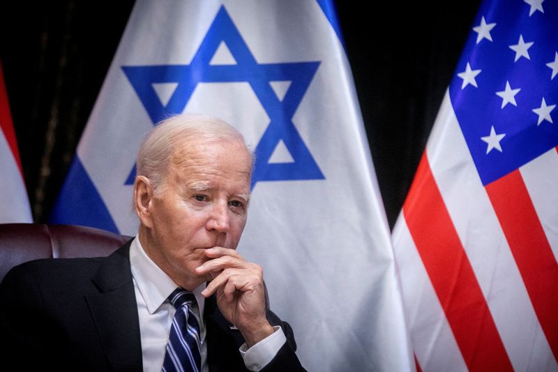 &copy; Reuters. U.S. President Joe Biden pauses during a meeting with Israeli Prime Minister Benjamin Netanyahu to discuss the ongoing conflict between Israel and Hamas, in Tel Aviv, Israel, Wednesday, Oct. 18, 2023.  Miriam Alster/Pool via REUTERS