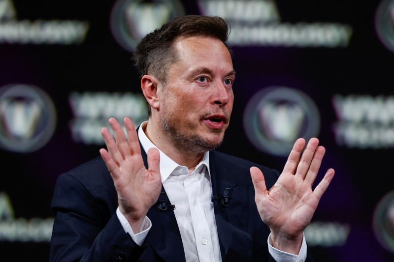 &copy; Reuters. FILE PHOTO: Elon Musk, Chief Executive Officer of SpaceX and Tesla and owner of Twitter, gestures as he attends the Viva Technology conference dedicated to innovation and startups at the Porte de Versailles exhibition centre in Paris, France, June 16, 202