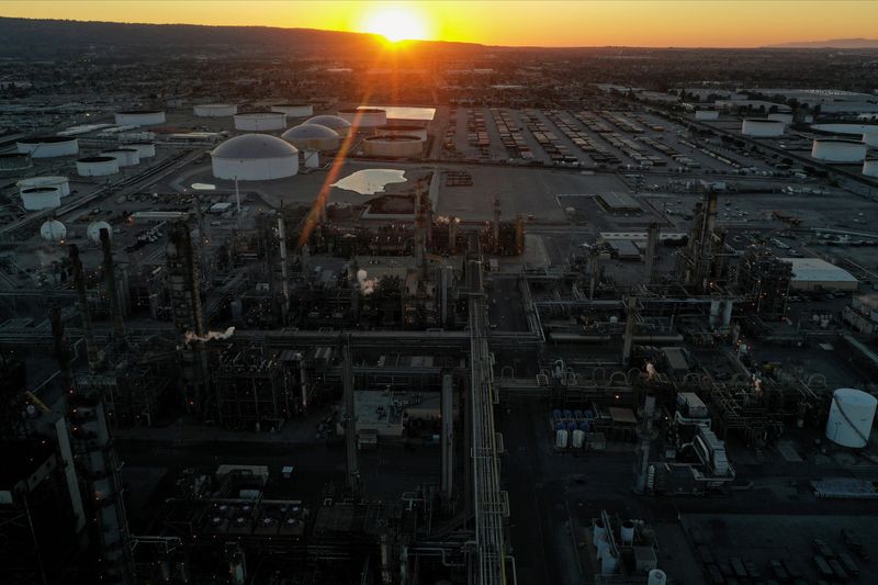 &copy; Reuters. FILE PHOTO: A general view of the Phillips 66 Company's Los Angeles Refinery, which processes domestic & imported crude oil into gasoline, aviation and diesel fuels, at sunset in Carson, California, U.S., March 11, 2022. Picture taken March 11, 2022.  Pic