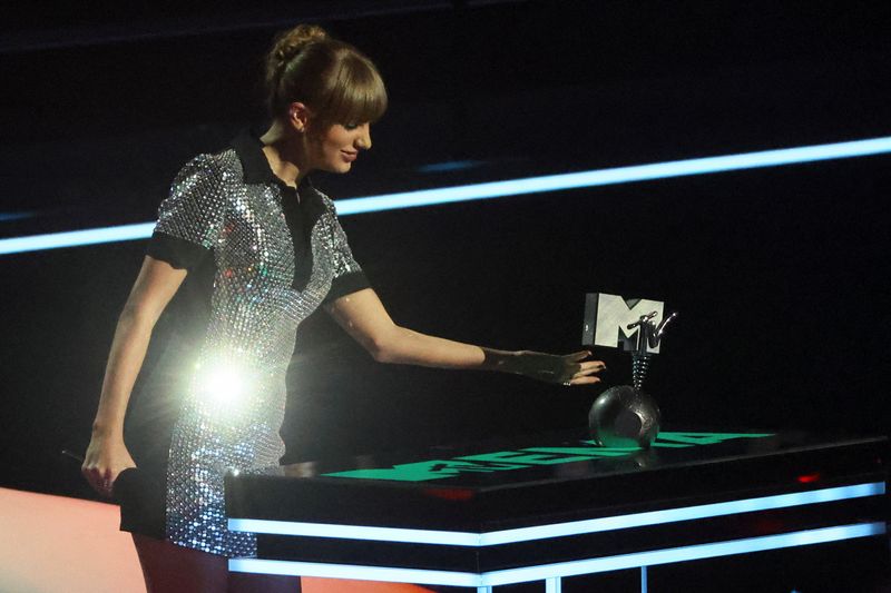 &copy; Reuters. Taylor Swift recebe prêmio no MTV Europe Music Awards de 2022
13/11/2022
REUTERS/Wolfgang Rattay