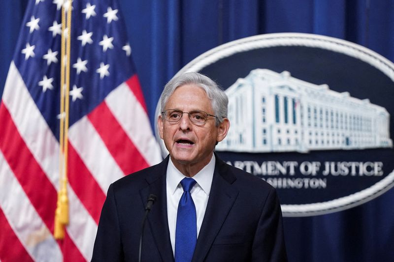 © Reuters. FILE PHOTO: U.S. Attorney General Merrick Garland gives a brief statement at the Justice Department in Washington, U.S., August 11, 2023. REUTERS/Bonnie Cash/File Photo