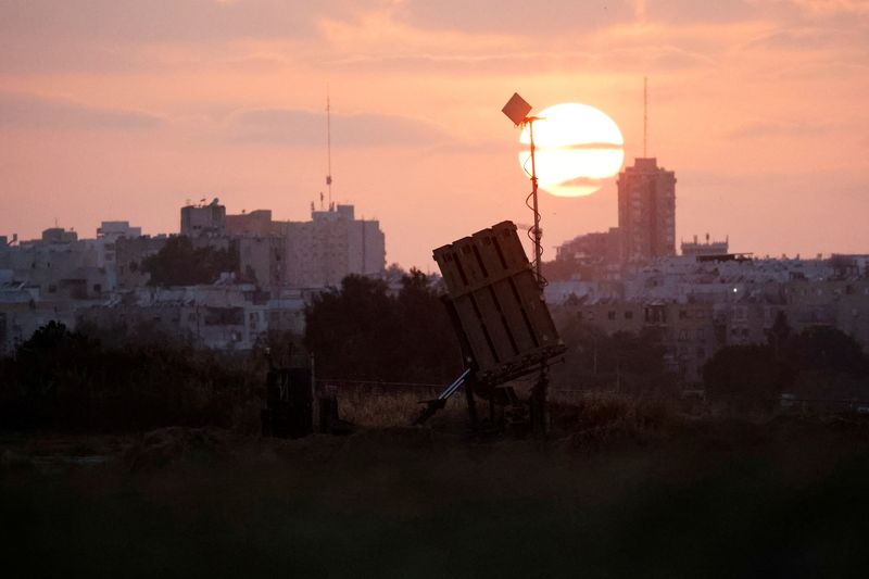 &copy; Reuters. منظومة القبة الحديدية المضادة للصواريخ الإسرائيلية في موقع بالقرب من أشدود يوم 13 مايو آذار 2023. تصوير: عمار عوض - رويترز.