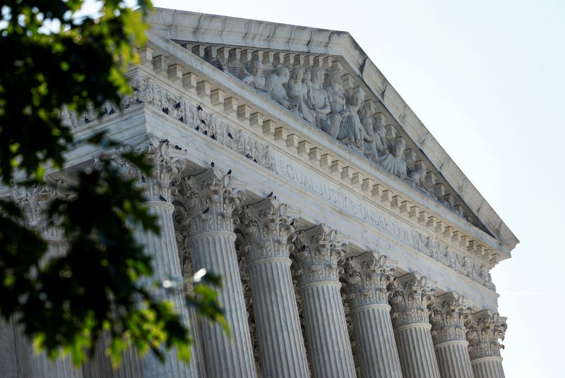 &copy; Reuters. FILE PHOTO: The United States Supreme Court building is seen as in Washington, U.S., October 4, 2023. REUTERS/Evelyn Hockstein/File Photo