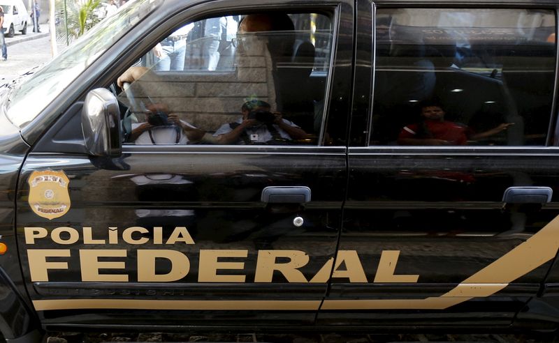 &copy; Reuters. Carro da Polícia Federal durante operação no Rio de Janeiro
28/07/2015
REUTERS/Sergio Moraes