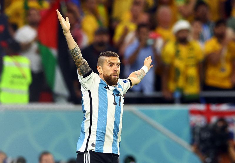 &copy; Reuters. المهاجم الأرجنتيني بابو جوميز خلال مباراة الأرجنتين ضد أستراليا في كأس العالم بقطر في الثالث من ديسمبر كانون الأول 2023. تصوير: برناديت سابو - 