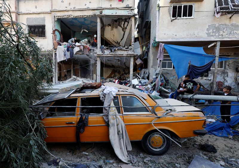 © Reuters. Área atingida por ataque israelense na Faixa de Gaza
20/10/2023
REUTERS/Mohammed Salem