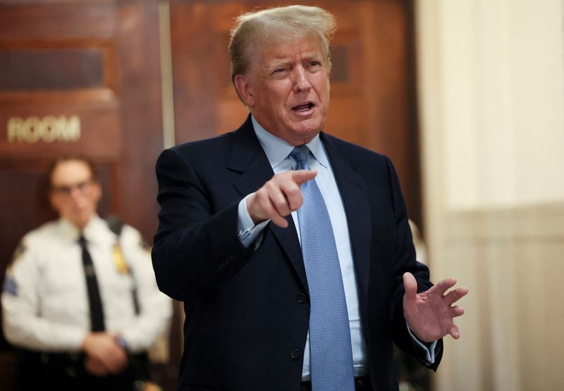 &copy; Reuters. Former U.S. President Donald Trump delivers remarks after exiting the courtroom as he attends his Manhattan courthouse trial in a civil fraud case in New York, U.S., October 18, 2023. REUTERS/Brendan McDermid/File Photo