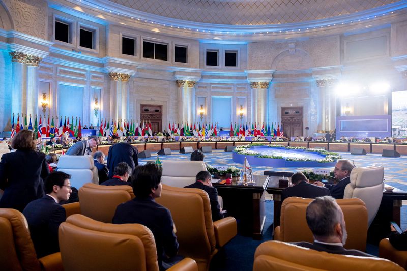 © Reuters. President of the United Arab Emirates, Sheikh Mohamed bin Zayed Al Nahyan, attends the opening session of the Cairo Summit for Peace, at the St Regis Almasra Hotel in Cairo, Egypt, October 21, 2023. UAE Presidential Court/ Ryan Carter/ Handout via REUTERS