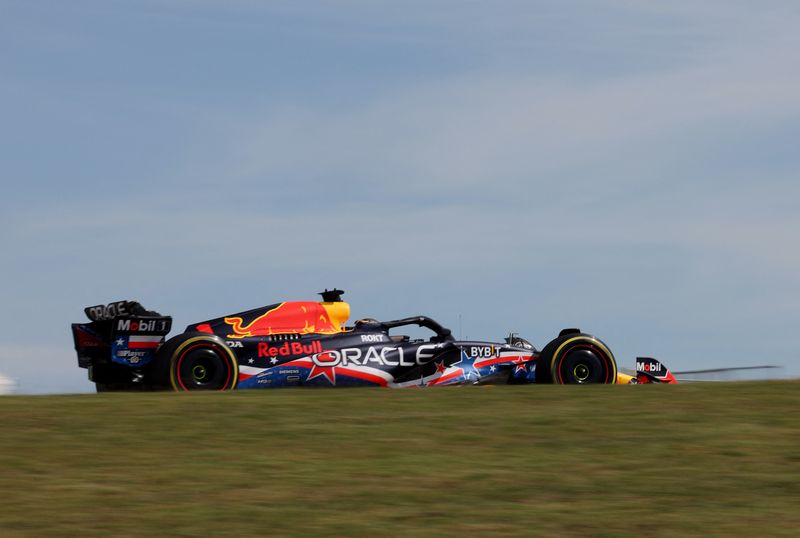 &copy; Reuters. Fórmula Uno F1 - Gran Premio de Estados Unidos - Circuito de las Américas, Austin, Texas, EE.UU. - 21 de octubre de 2023. Max Verstappen de Red Bull en acción durante la clasificación para el sprint .REUTERS/Kaylee Greenlee Beal