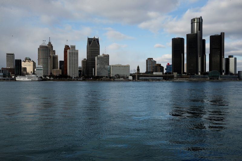 © Reuters. FILE PHOTO: A general view of the Detroit skyline, dominated by General Motors headquarters (R), is seen from Windsor, Onatario, Canada January 14, 2018.   REUTERS/Jonathan Ernst 