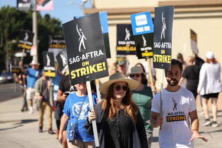 Talks between studios, striking U.S. actors to restart Tuesday By Reuters