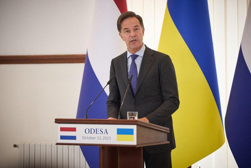 &copy; Reuters. Dutch Prime Minister Mark Rutte attends a joint press conference with Ukraine's President Volodymyr Zelenskiy, amid Russia's attack on Ukraine, in Odesa, Ukraine October 13, 2023. Ukrainian Presidential Press Service/Handout via REUTERS/File photo