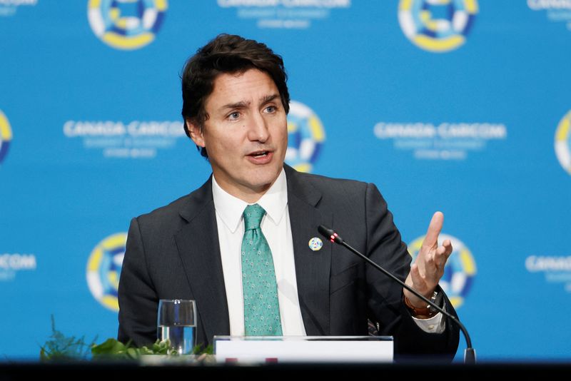 &copy; Reuters. رئيس الوزراء الكندي جاستن ترودو يتحدث خلال قمة في العاصمة الكندية أوتاوا في يوم 18 أكتوبر تشرين الأول 2023 . تصوير : بلير جابل - رويترز . 