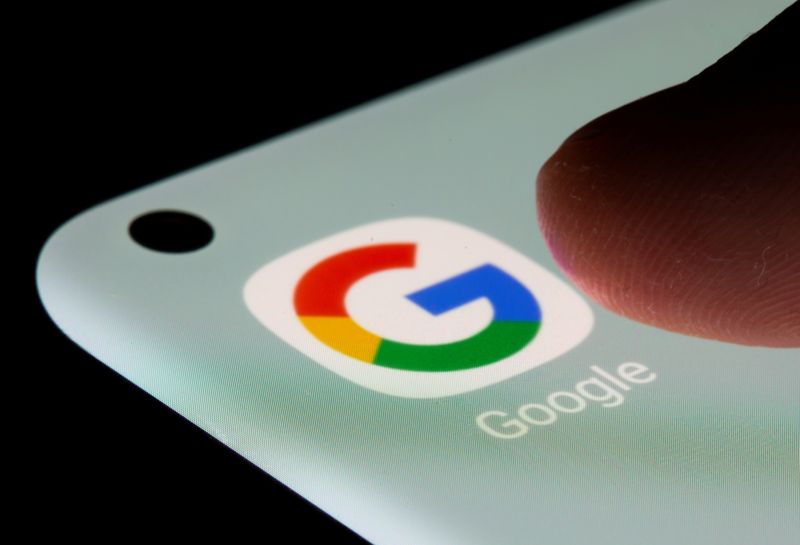 &copy; Reuters. FILE PHOTO: Google app is seen on a smartphone in this illustration taken, July 13, 2021. REUTERS/Dado Ruvic/Illustration/File photo