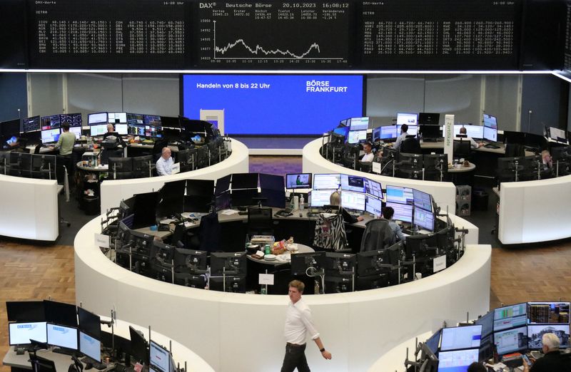 &copy; Reuters. FILE PHOTO: The German share price index DAX graph is pictured at the stock exchange in Frankfurt, Germany, October 20, 2023.    REUTERS/Staff/File photo