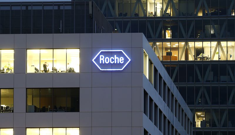&copy; Reuters. Un site de production de la société pharmaceutique suisse Roche, à Rotkreuz, en Suisse. /Photo prise le 6 novembre 2013/REUTERS/Arnd Wiegmann