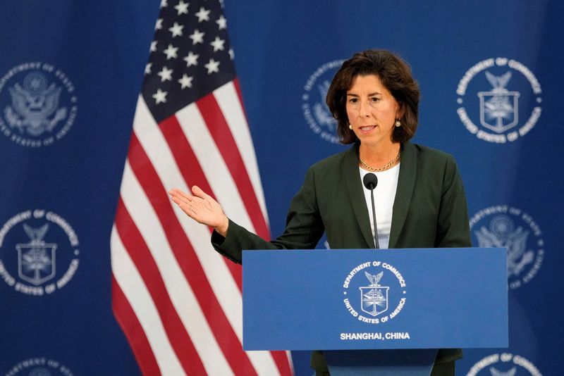&copy; Reuters. FILE PHOTO: U.S. Secretary of Commerce Gina Raimondo attends a press conference at the Boeing Shanghai Aviation Services near the Shanghai Pudong International Airport, in Shanghai, China August 30, 2023. REUTERS/Aly Song/File Photo