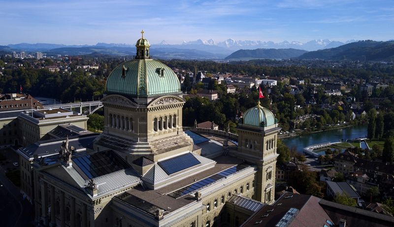 &copy; Reuters. Prédio do Parlamento suíço em Berna, Suíça
11/10/2021
Fotografia tirada com drone
REUTERS/Denis Balibouse