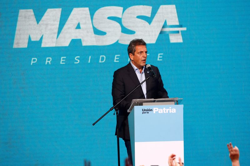 &copy; Reuters. FILE PHOTO: Argentina's presidential candidate Sergio Massa addresses supporters, as he reacts to the results of the presidential election, in Buenos Aires, Argentina October 22, 2023. REUTERS/Mariana Nedelcu/File Photo