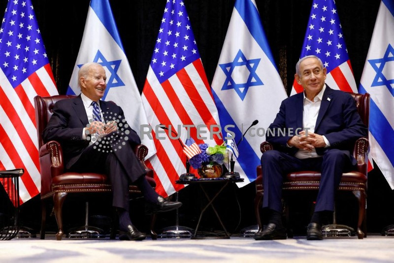 &copy; Reuters. O presidente dos EUA, Joe Biden, encontra-se com o primeiro-ministro israelense Benjamin Netanyahu em visita a Tel Aviv, Israel
18/10/2023
REUTERS/Evelyn Hockstein