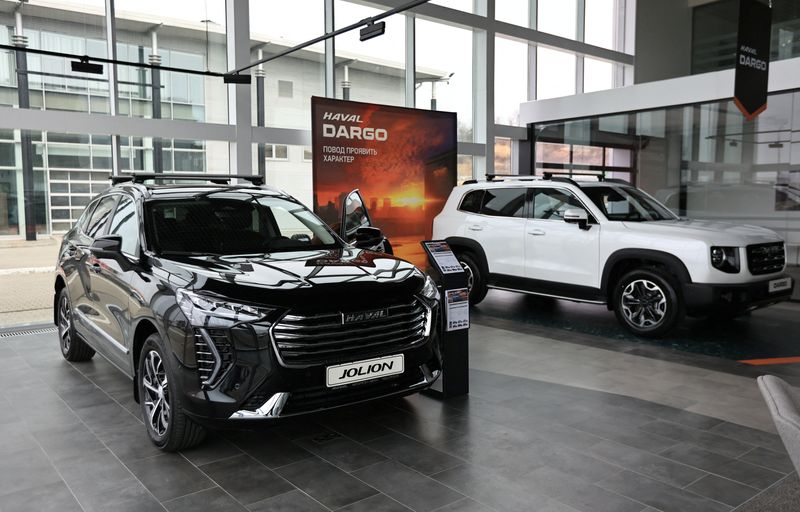 &copy; Reuters. FILE PHOTO: Haval cars produced by Chinese automaker Great Wall Motors are on display for sale at a dealership in Artyom near Vladivostok, Russia, March 22, 2023. REUTERS/Tatiana Meel/File Photo