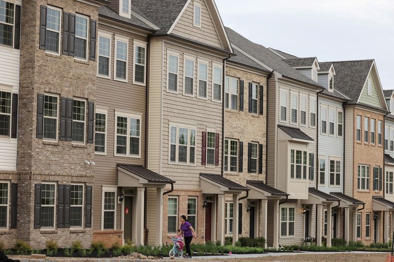 PulteGroup beats profit estimates on strong demand for pricier homes