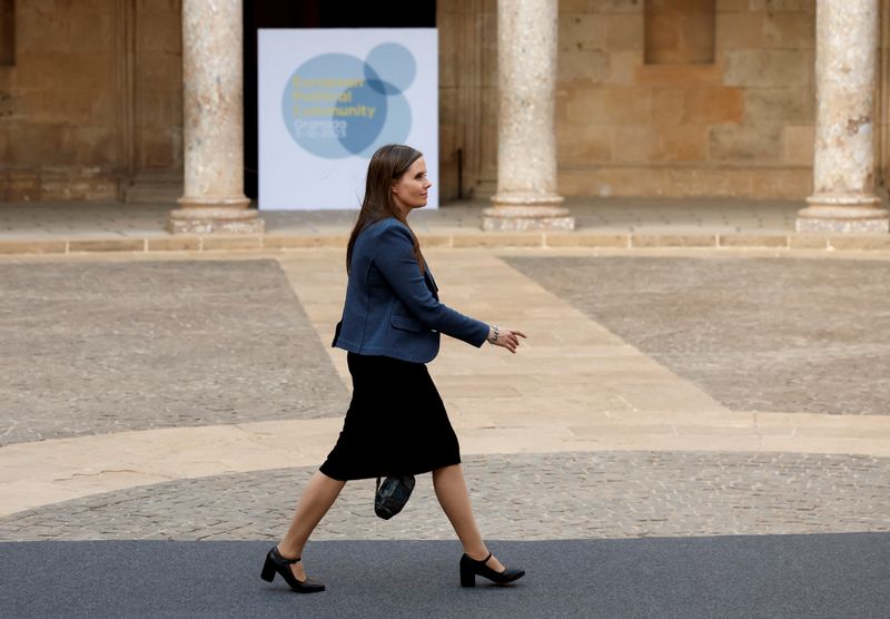 © Reuters. La primera ministra de Islandia, Katrin Jakobsdottir, llega al Palacio de Carlos V el día de la cumbre de la Comunidad Política Europea en Granada, España, 5 de octubre de 2023. REUTERS/Jon Nazca/Foto de archivo 