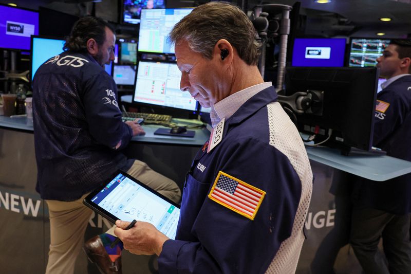 S&P 500, Nasdaq end sharply lower as Alphabet disappoints, Treasury yields bounce 1 S&P 500, Nasdaq end sharply lower as Alphabet disappoints, Treasury yields bounce