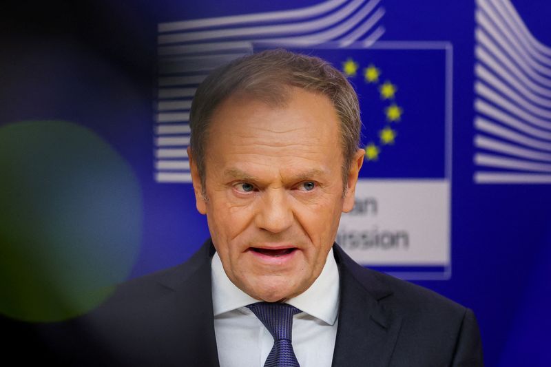 &copy; Reuters. Le chef de l'opposition polonaise Donald Tusk rencontre la présidente de la Commission européenne, Ursula von der Leyen, à Bruxelles. /Photo prise le 25 octobre 2023/REUTERS/Johanna Geron