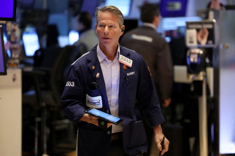 © Reuters. Un trader à la bourse de New York.  /Photo prise le 23 octobre 2023/REUTERS/Brendan McDermid